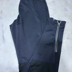 REI Women's Black Leggings with Zipper Accent